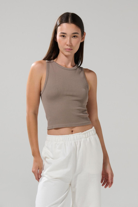 Camiseta unicolor crop top en tela acanalada con manga sisa