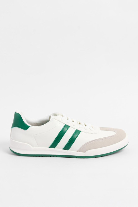 Zapatillas de estilo clásico, suela baja de perfil bajo.