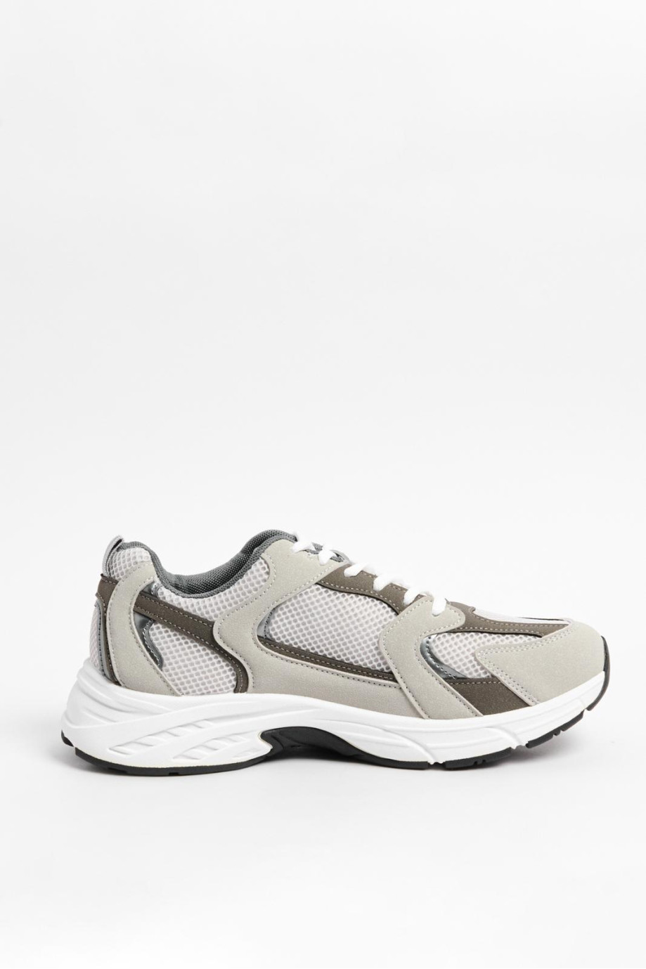 Tenis unicolores de plataforma deportivos con contrastes