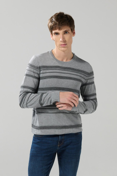 Suéter gris oscuro cuello redondo con rayas en contraste