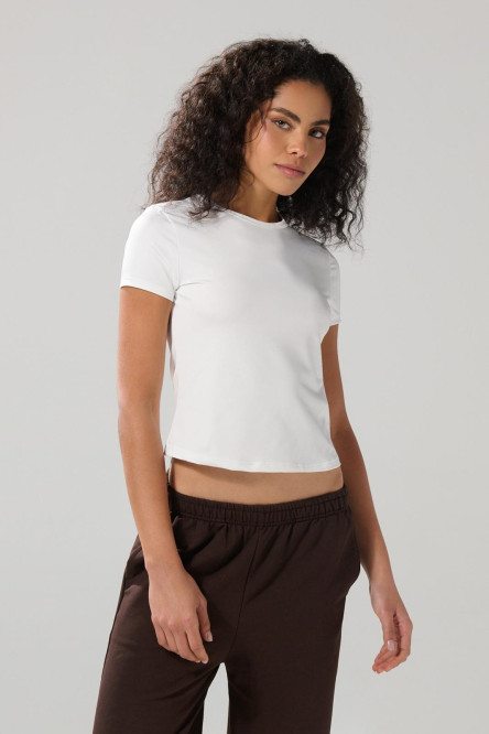 Camiseta cuello redondo unicolor con ajuste ceñido