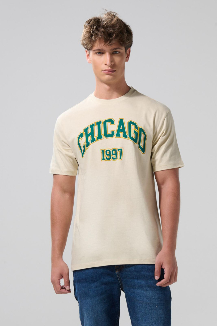 Camiseta kaki manga corta con estampado college