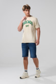 Camiseta kaki manga corta con estampado college