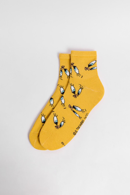 Medias amarillas cortas con diseño de Looney Tunes