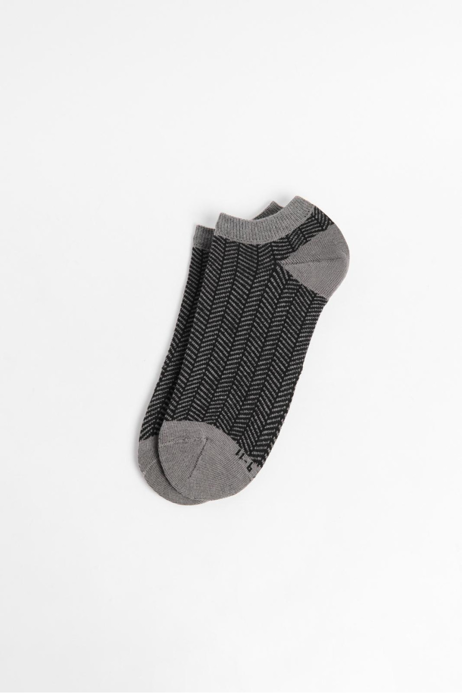 Medias tobilleras unicolores con diseños de rayas continuas