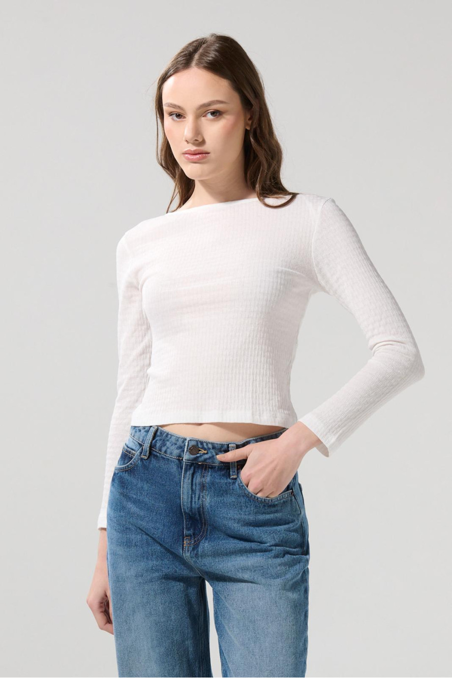 Camiseta unicolor manga larga con escote en espalda