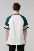 Camiseta crema college con manga ranglan corta oversize