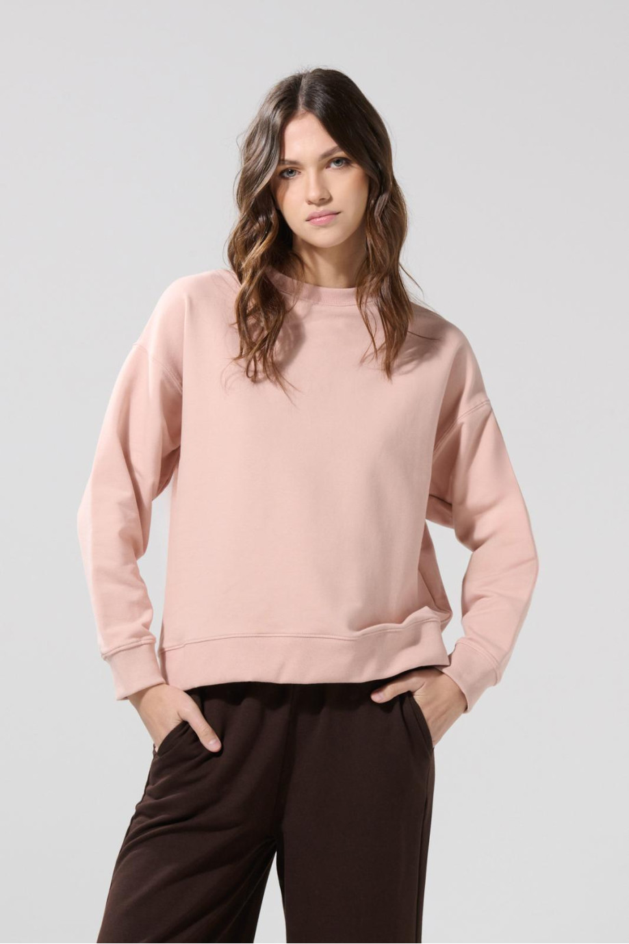 Buzo cuello redondo perchado unicolor oversize