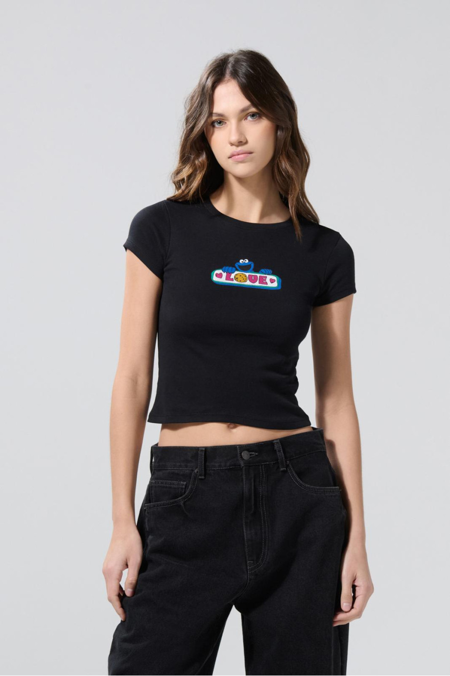 Camiseta negra manga corta acanalada de Plaza Sésamo