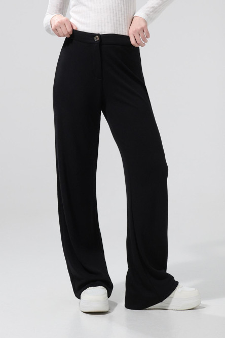 Pantalón palazzo negro con bota recta y tiro alto