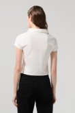 Camiseta crop top unicolor con cuello polo y manga corta