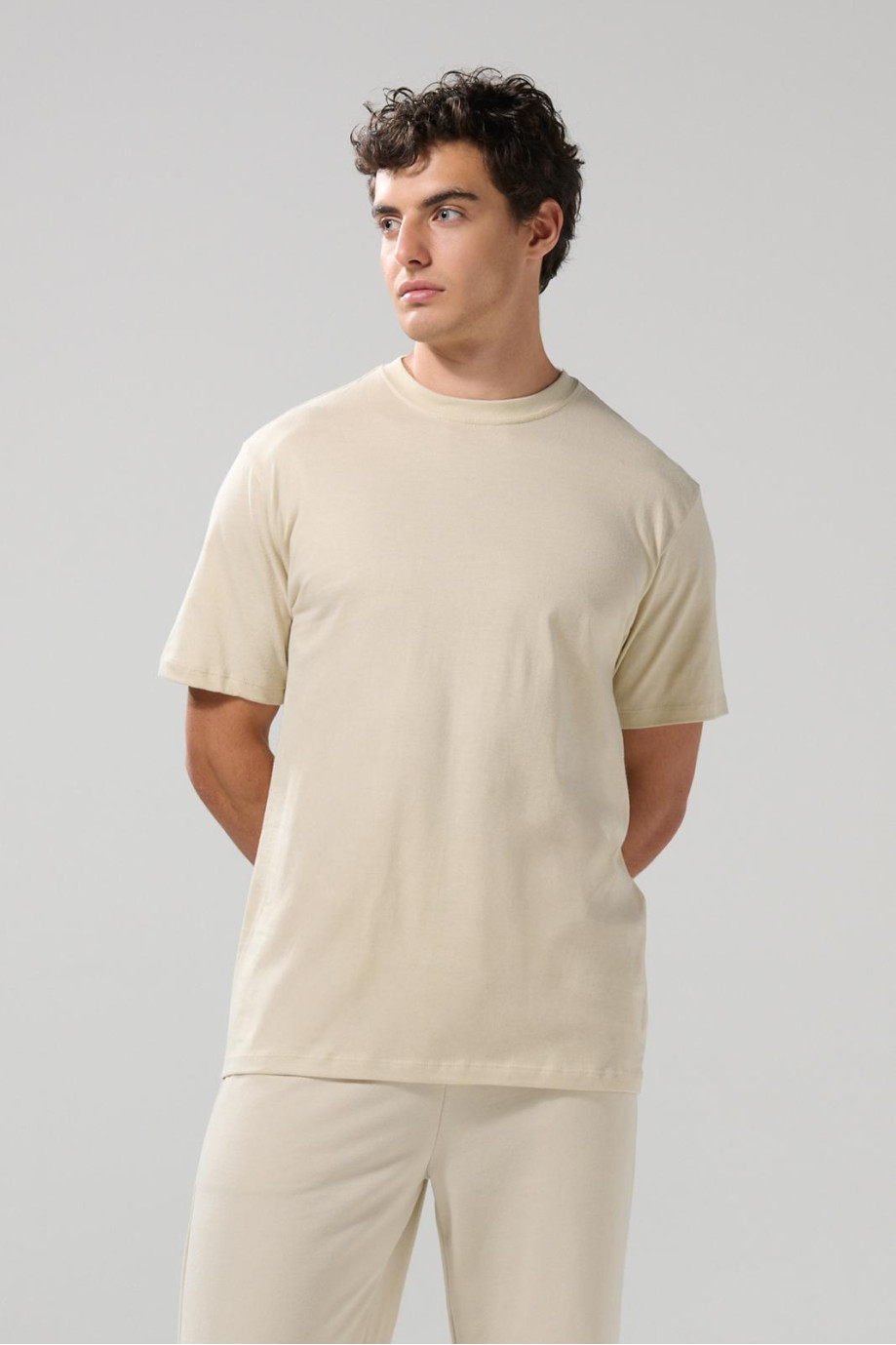 Camiseta en algodón ajustada con manga corta unicolor