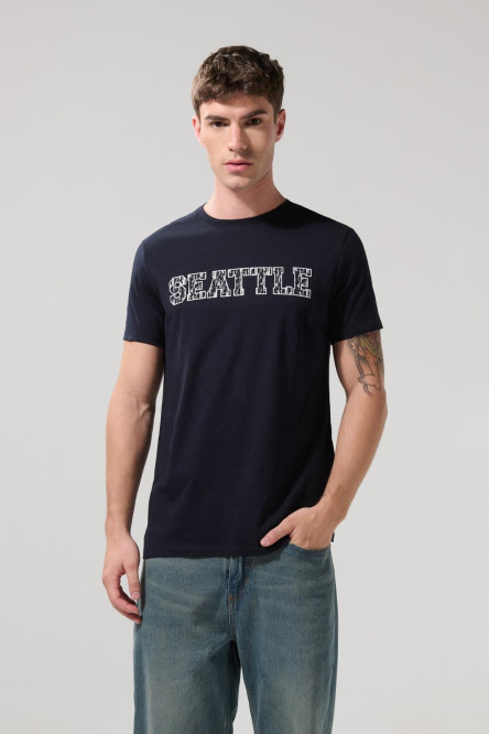 Camiseta con texto college y manga corta azul intensa