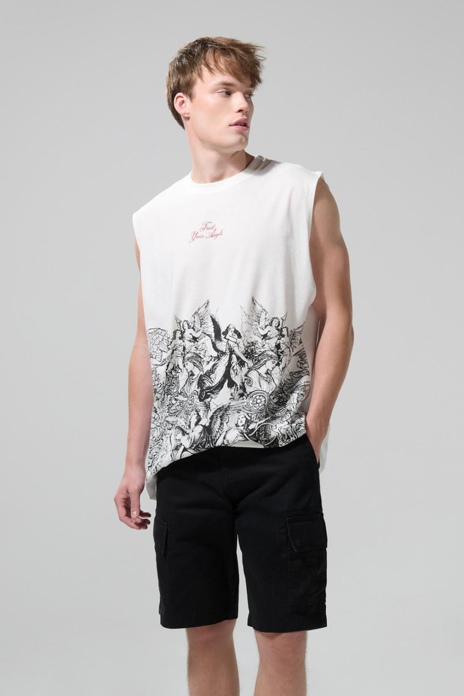 Bermuda de dril unicolor cargo con bolsillos utilitarios