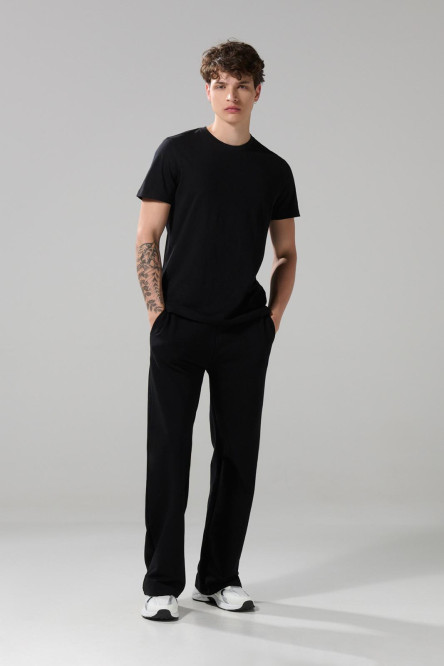 Pantalón unicolor jogger con bota recta y 2 bolsillos