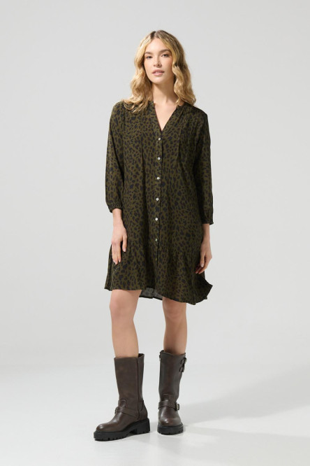 Vestido corto verde oscuro estampado con cuello nerú