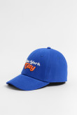 Gorra beibolera color crema con bordado "New York".