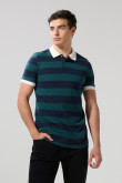 Camiseta unicolor polo con rayas en contraste y botones