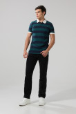 Camiseta unicolor polo con rayas en contraste y botones