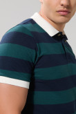 Camiseta unicolor polo con rayas en contraste y botones