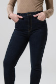 Jean azul intenso jegging con tiro súper alto y bolsillos
