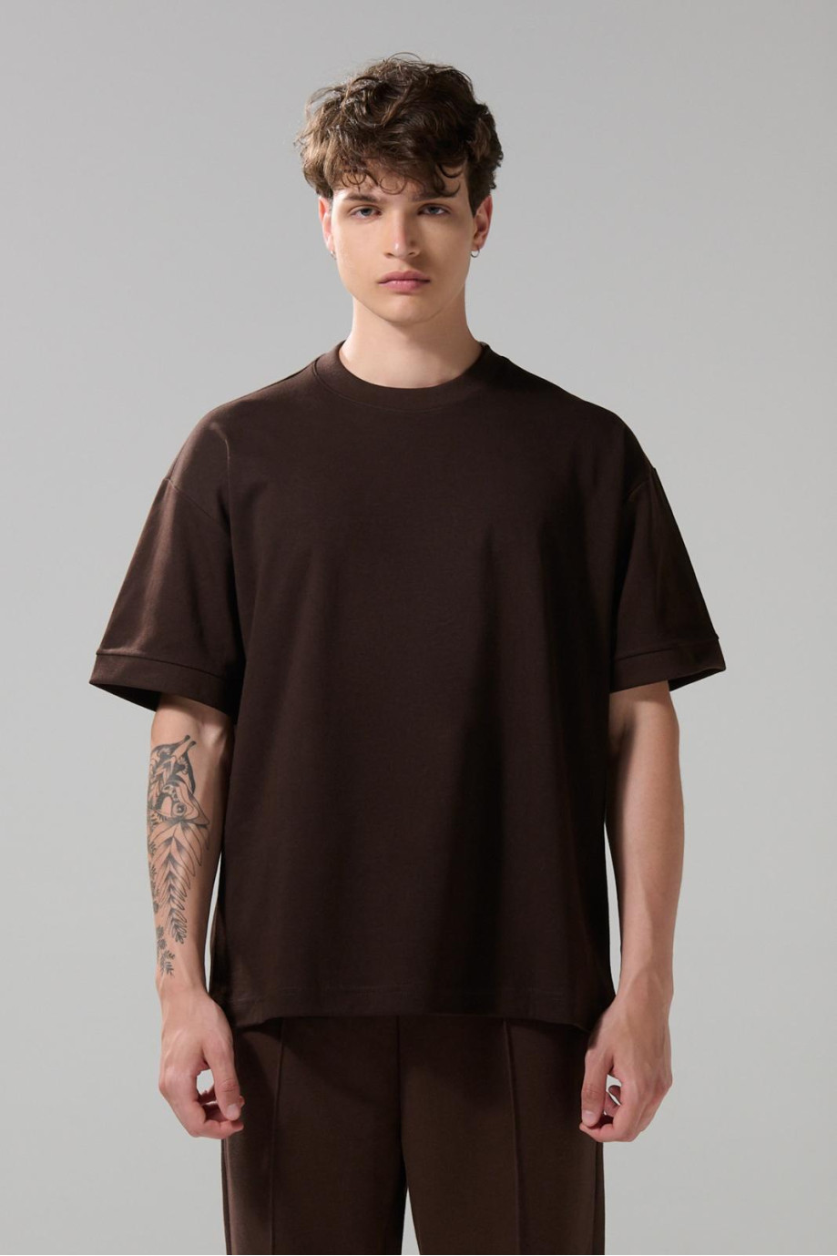 Camiseta unicolor en algodón oversize con manga corta