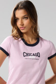 Camiseta rosada clara college manga corta con contrastes