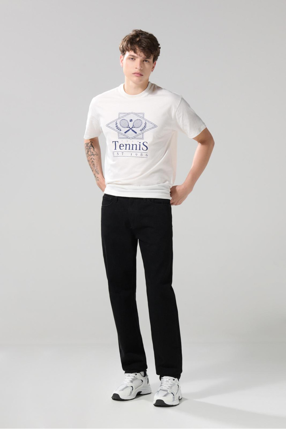 Jean tiro bajo 90´S bota recta negro con 5 bolsillos