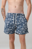 Bermuda playera azul medio estampada con tiro bajo
