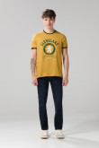 Camiseta amarilla college manga corta con contrastes