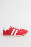 Tenis casuales unicolores con cortes y contrastes