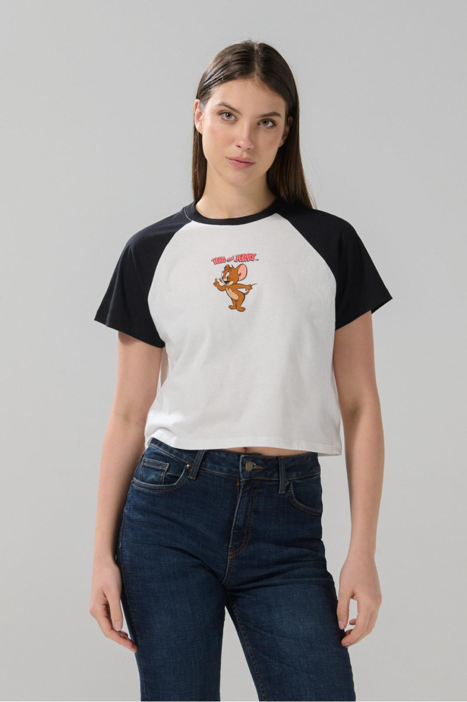 Camiseta crema manga ranglan con diseño de Tom y Jerry