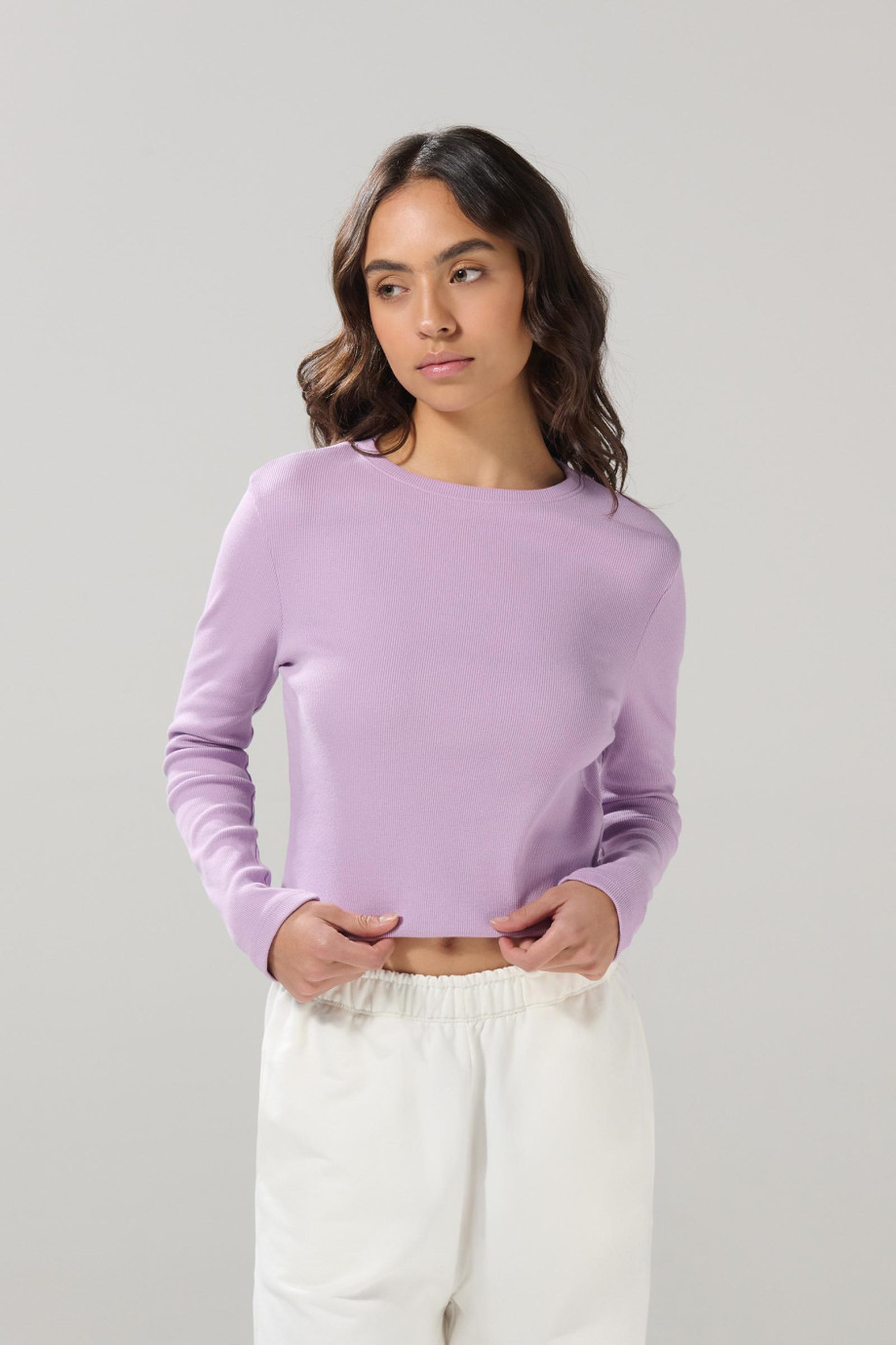 Camiseta acanalada manga larga unicolor con cuello redondo