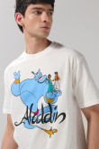Camiseta crema cuello redondo con diseño de Aladdín