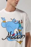 Camiseta crema cuello redondo con diseño de Aladdín