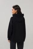 Buzo negro con capota oversize de Lilo y Stitch