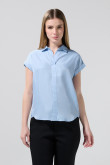 Blusa manga corta unicolor con botones ocultos en frente
