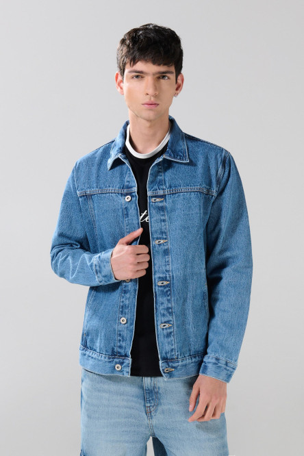 Chaqueta de jean azul medio con botones metálicos