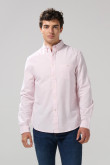 Camisa con cuello button down unicolor y manga larga