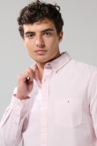Camisa con cuello button down unicolor y manga larga