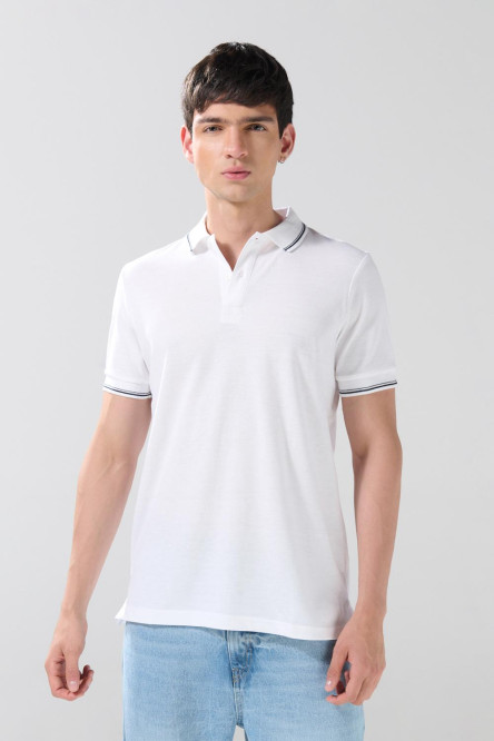 Camiseta polo manga corta unicolor con botones en frente