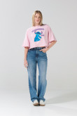 Camiseta rosada oversize crop top con arte de Lilo y Stitch