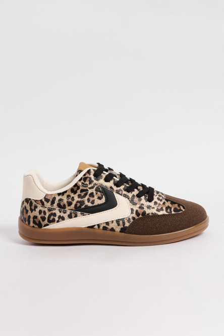 Tenis casuales unicolores con suelas planas en caucho