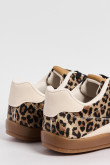Tenis casuales unicolores con suelas planas en caucho