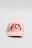 Cachucha trucker con refuerzo, cierre plástico y en color rosado con bordado aplique "Spicy Margs".