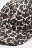 Cachucha beisbolera sin refuerzo, cierre trabilla y en animal print .
