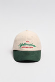 Gorra beisbolera color crema sin refuerzo, sistema de cierre plástico y con bordado de "Dos Senderos".