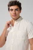 Camisa a rayas unicolor con manga corta y bolsillo