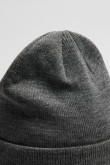 Gorro unicolor tejido con texturas de canal