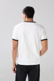Camiseta con manga corta unicolor, contrastes y texto